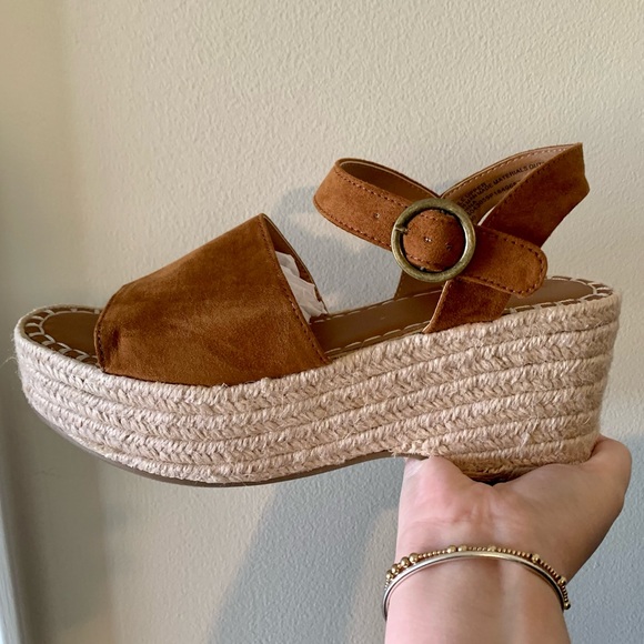 Platform Brown Sandals - Women’s 8.5M - Picture 6 of 7